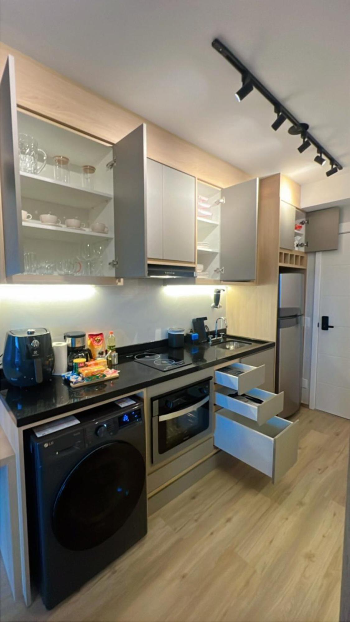 Metro Brooklin - Novo E Charmoso - Completo - Ar Condicionado Apartamento